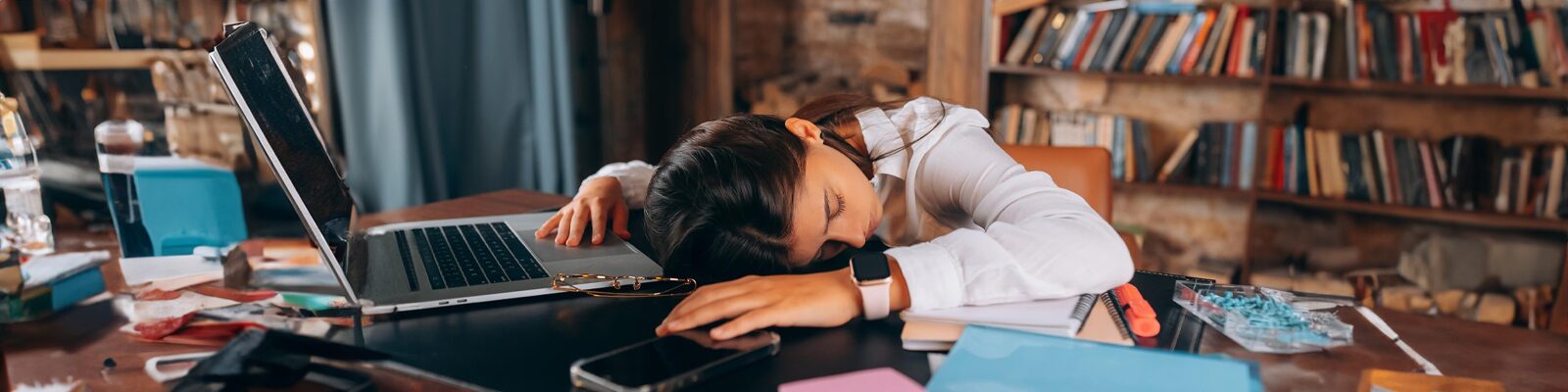 Falling Asleep at Work: Understanding Shift Work Disorder & How to Combat Drowsiness